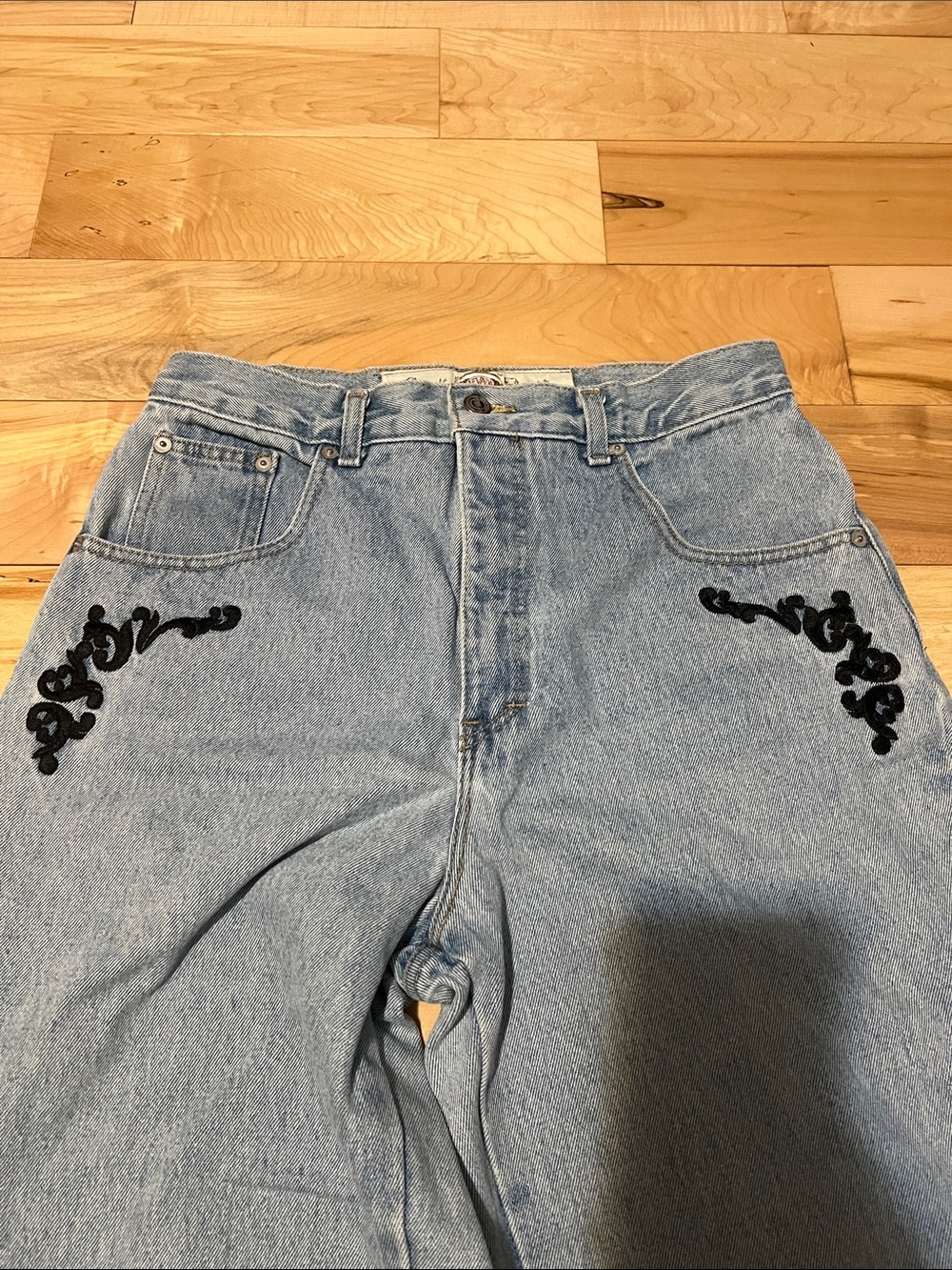 Vintage Light Blue Straight-Leg Jeans with Black Embroidered Detail - Picture 10 of 13